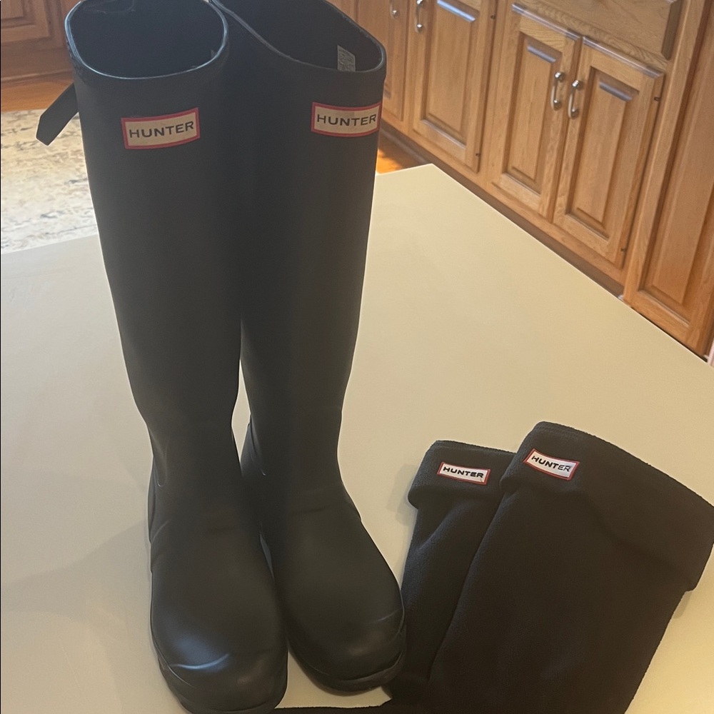 Hunter Black Tall Rain Boots with Black Fleece Sock Liners